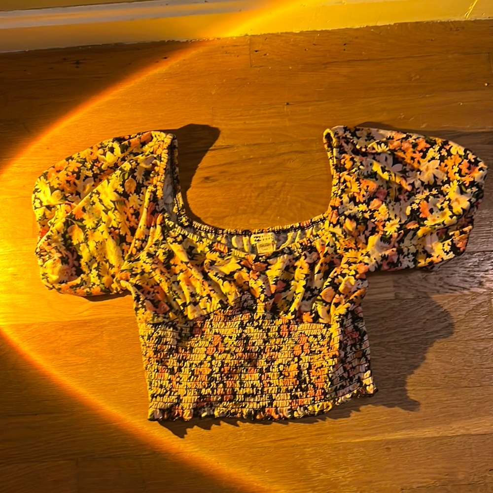 pink&black flowered billabong shirt